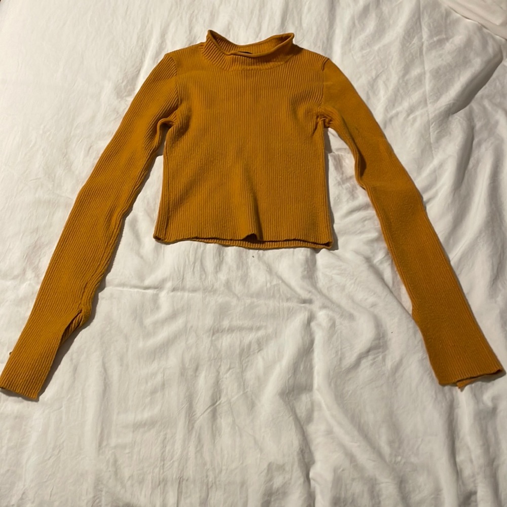 Ribbed crop sweater